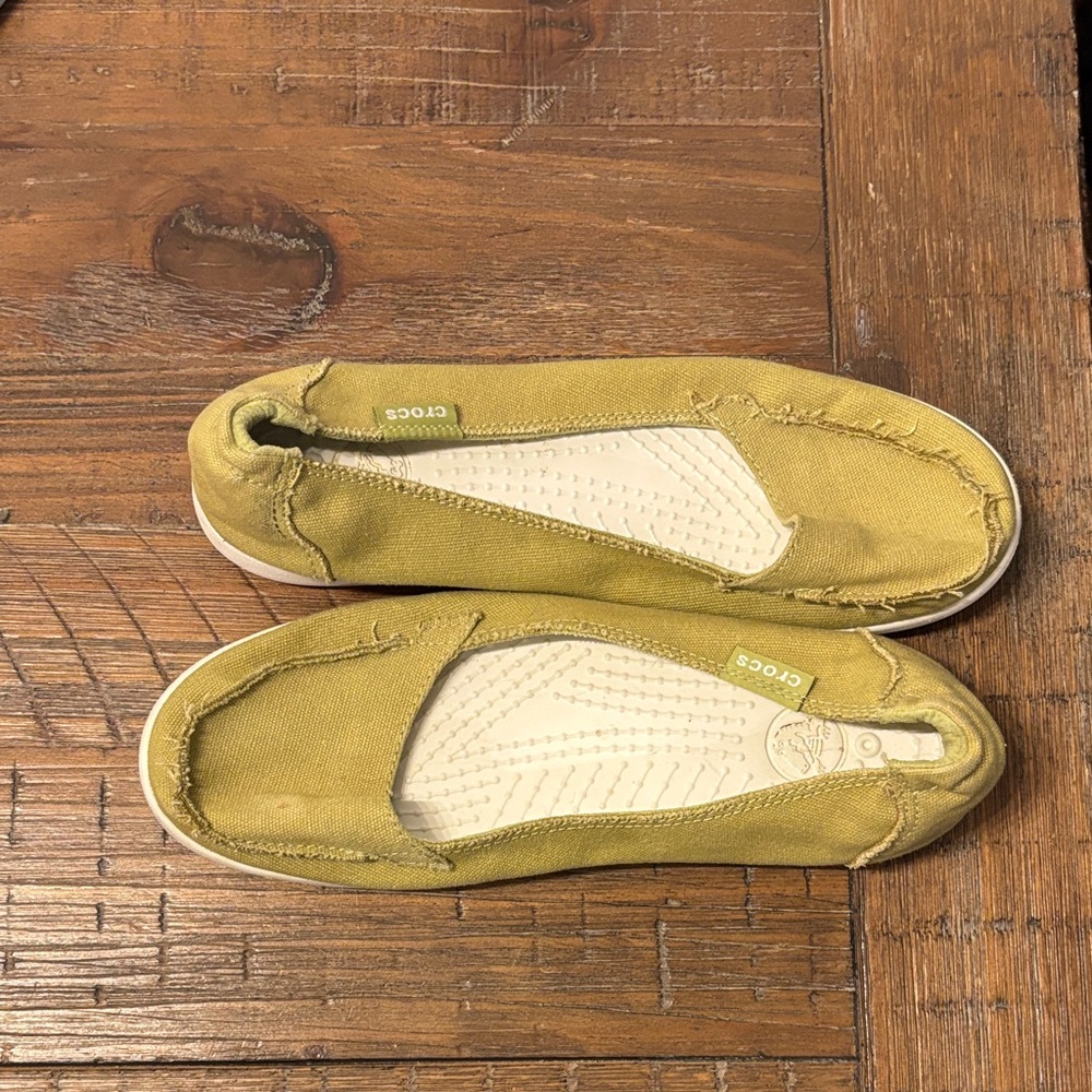 CROCS Olive Green Slip-On Flats